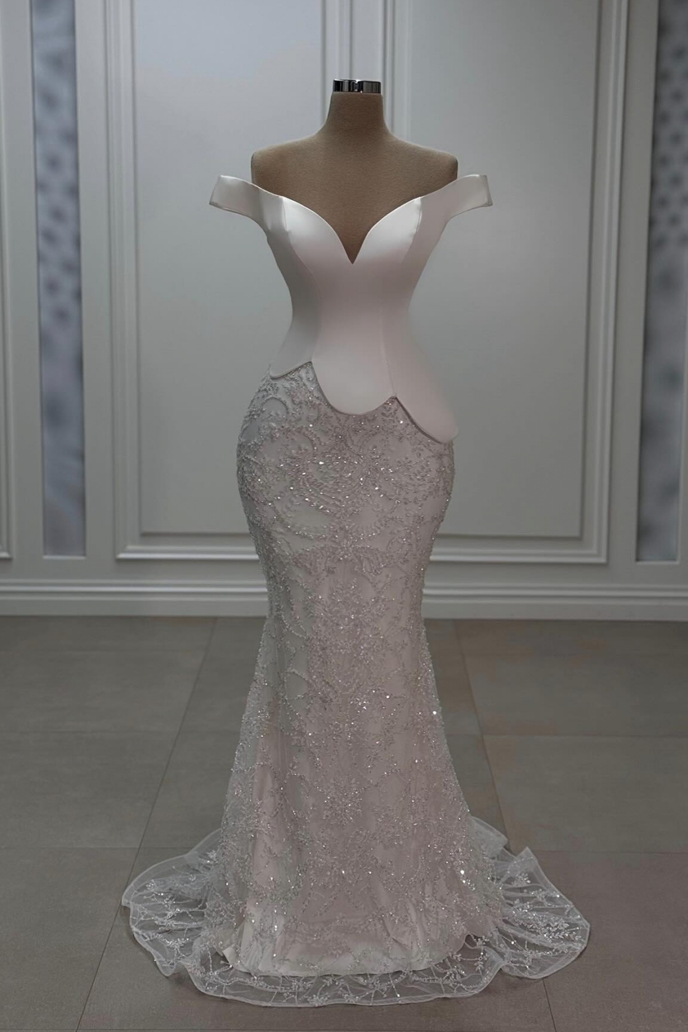 Off-the-Shoulder White Satin Mermaid Evening Gowns Glitter Sequins Appliques Long Prom Dress