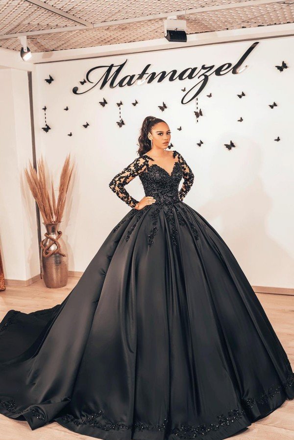 Stunning Black Lace Ball Gown Long Sleeves Floral Dancing Party Dress with Sweep Train