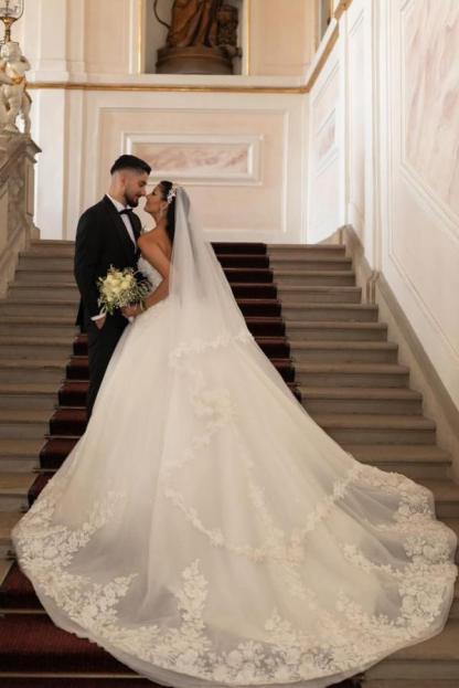 Luxury Sleeveless Long Train Tulle Wedding Dresses Sweetheart Aline Bridal Gown