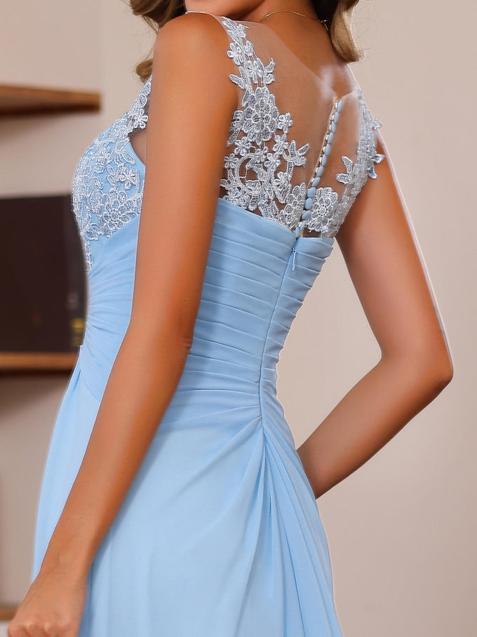 Plus Size V-Neck A-Line Mother of the Bride Dress with Appliques Chiffon Two Pieces Wedding Guest Dress