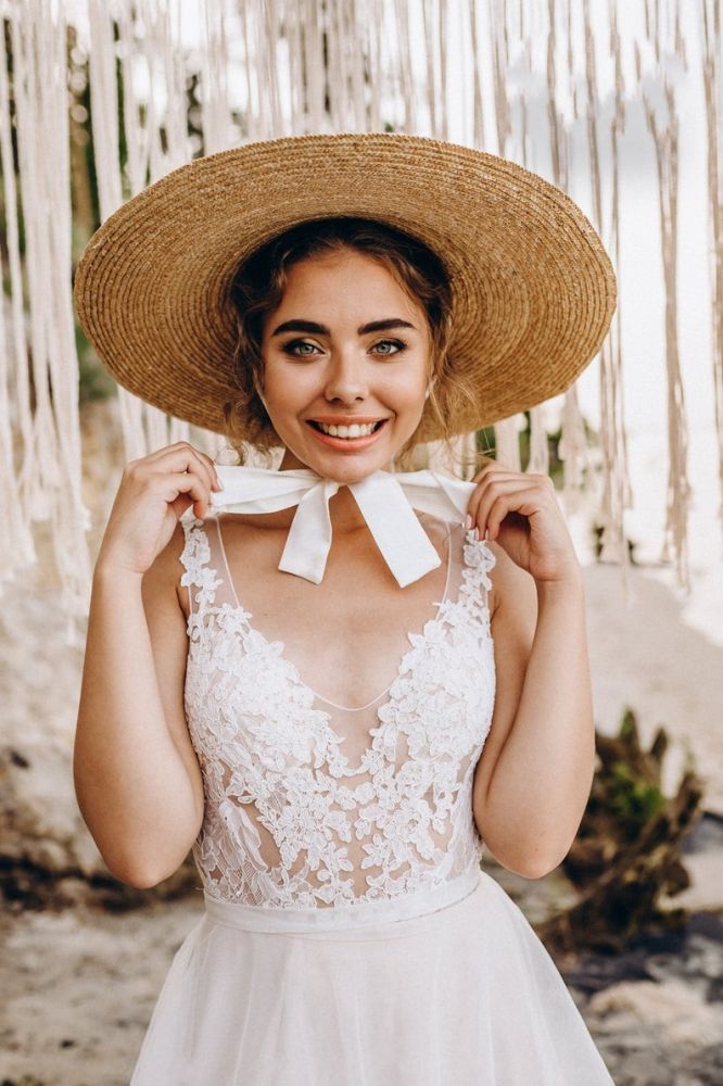 Boho tulle white beach sleeveless long flowy wedding dress