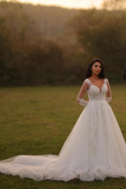 Long sleeves V-neck A-line Princess Wedding Dresses