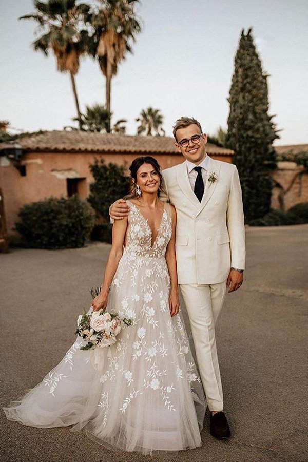 V-neck Summer Boho A-line Lace Wedding Dresses