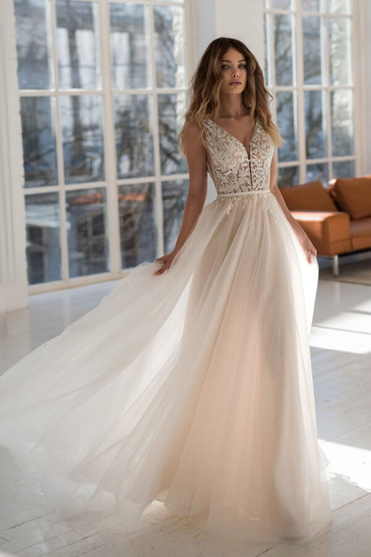 V-neck Ivory Chiffon Beach Boho Bridal Gowns
