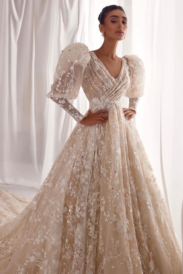V-neck long sleeve A-line lace tulle wedding dress