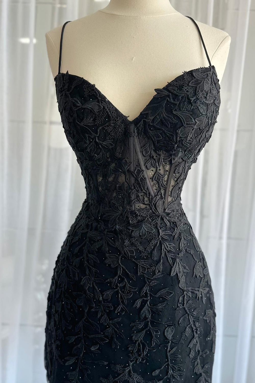 Stormy Spaghetti Straps Tight Short Homecoming Dress with Appliques