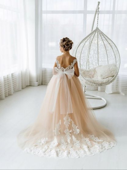 Off-the-Shoulder Tulle Flower Girl Dress White Lace Appliques Little Girl Dress for Wedding Party