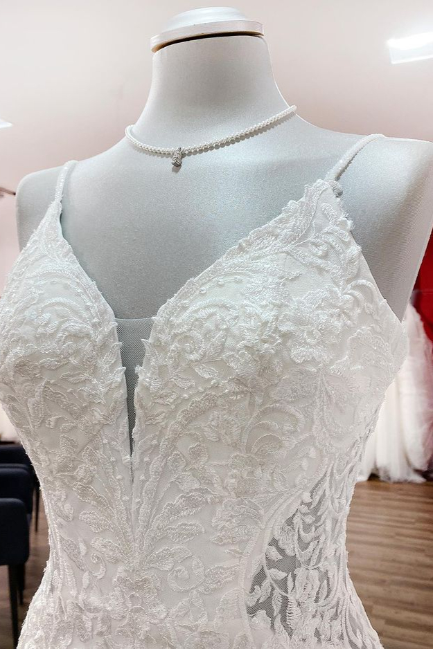 Straps V-neck Mermaid Lace Court Train Wedding Dresses