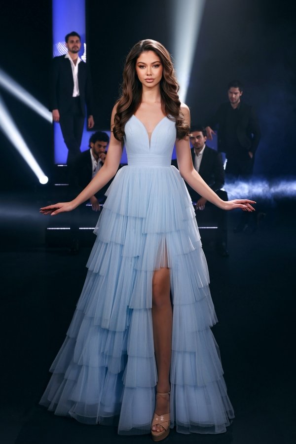 Stylish V-neck Sleeveless Sky Blue Evening Dress Side Slit Puffy Layers Tulle Formal Dresses