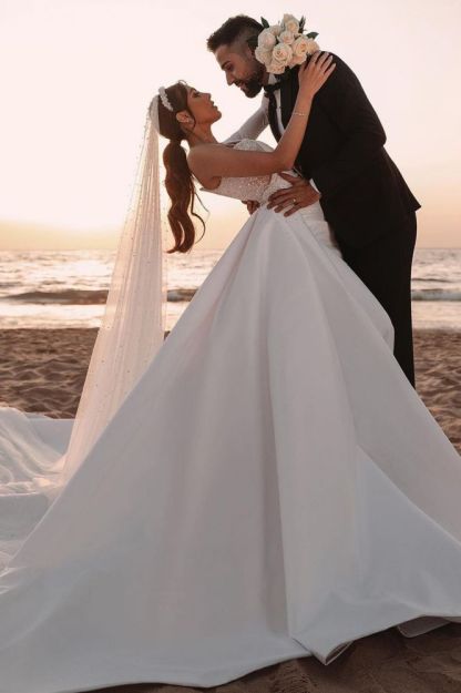 Sexy One Shoulder Ruffle Satin Sparkly Seqiuns Mermaid Bridal Dress with Sweep Court Train