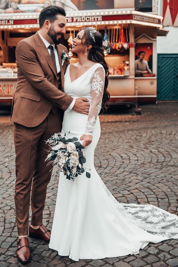 New Beautiful Sweetheart Long-Sleeve Mermaid Lace Wedding Dress with Cathedral Train