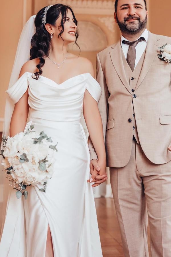 White Off-the-shoulder high split court train wedding dress