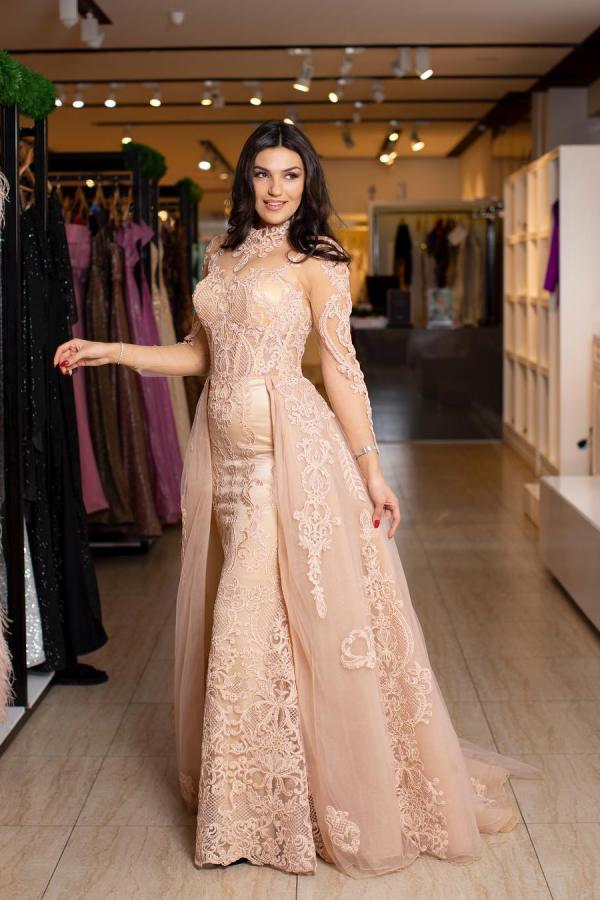 Elegant Floor-Length High Neck Long Sleeves Mermaid Lace Tulle Prom Dresses with Train
