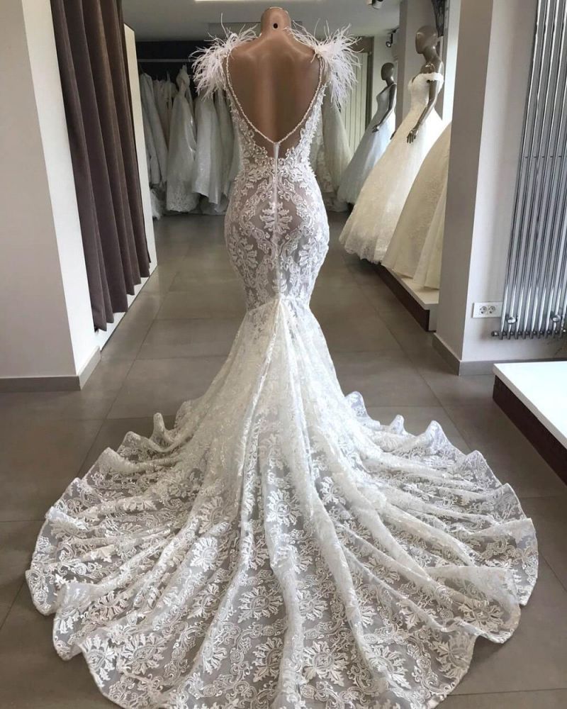 Luxury White Hollow Sweetheart Open Back Lace Long Wedding Dress with Fur Neckline
