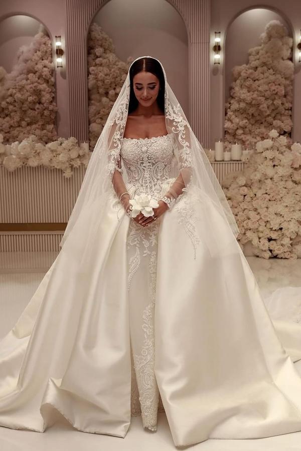 Exquisite Ball Gown Strapless Satin Lace Wedding Dresses with Train