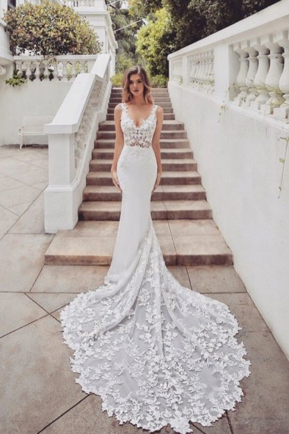 V-neck Mermaid Lace Round Train Wedding Dresses