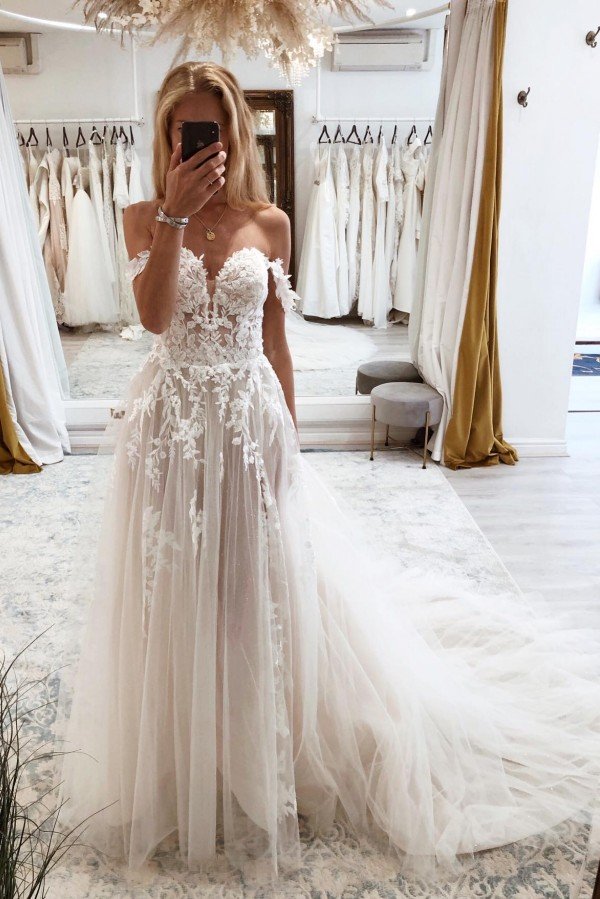 Exquisite Strapless Off the Shoulder Sweetheart Lace Wedding Dress with Train