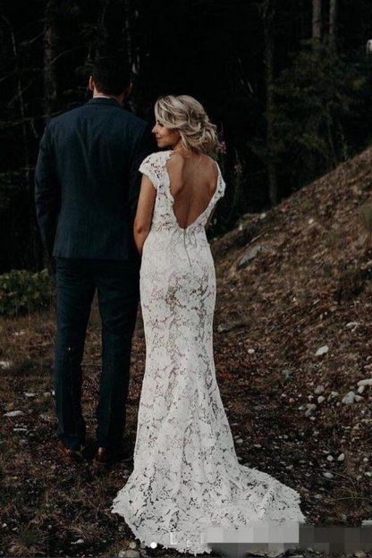 Keyhole open back hot beach wedding dress with court train