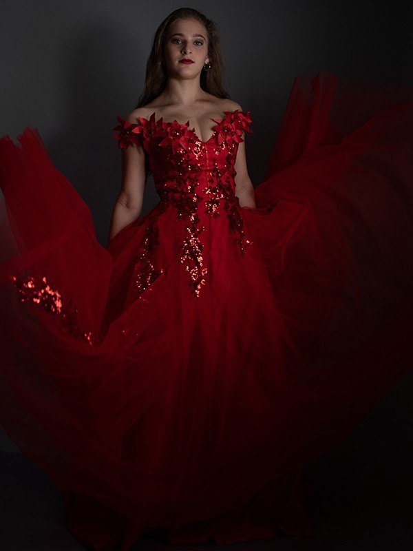 Off the shoulder burgundy sweetheart lace prom dress
