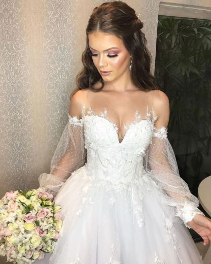 Elegant Off Shoulder Bubble Sleeves Aline Tulle Lace Wedding Dress for Women
