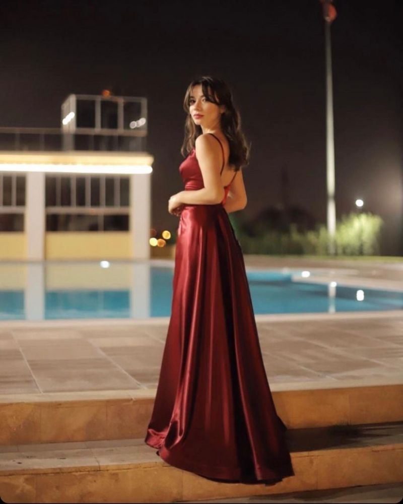 Burgundy V-Neck Sleeveless Ssatin Evening Dress with Side Slit