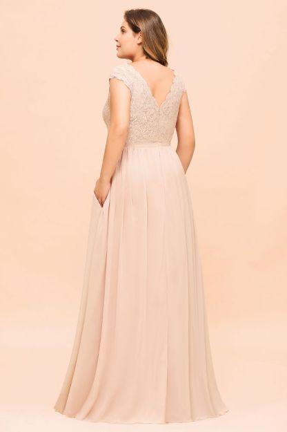 Plus Size Bridesmaid Dress with Side Slit Sleeveless Jewel Neck Chiffon Wedding Guest Dress