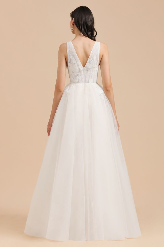 Ivory V-Neck Tulle Lace Appliques Simple Wedding Dress Garden Wedding Gowns Floor Length