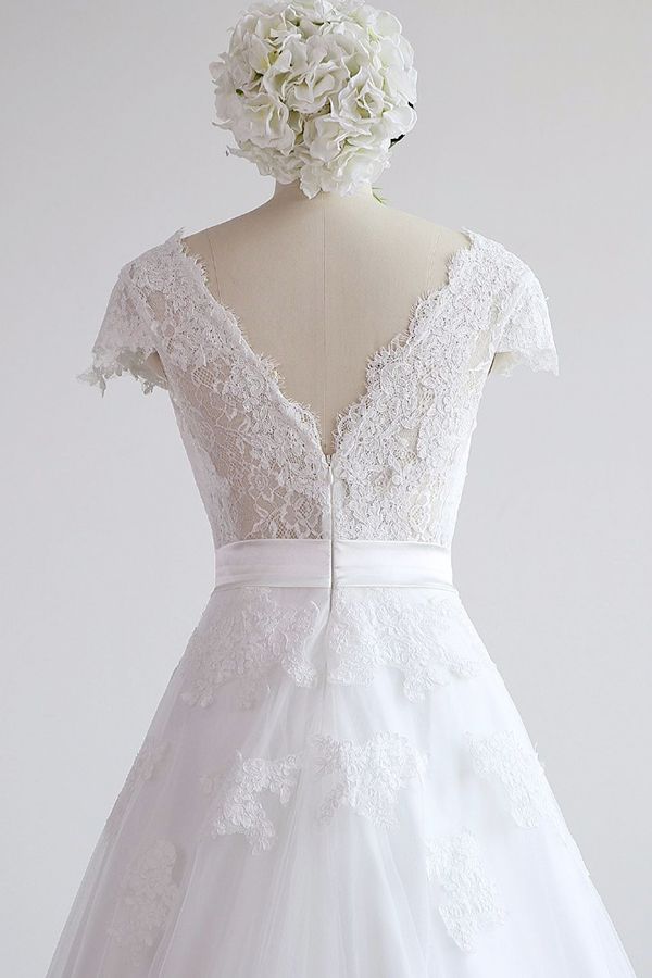 Cap sleeves Round neck White Lace Princess Wedding Dresses