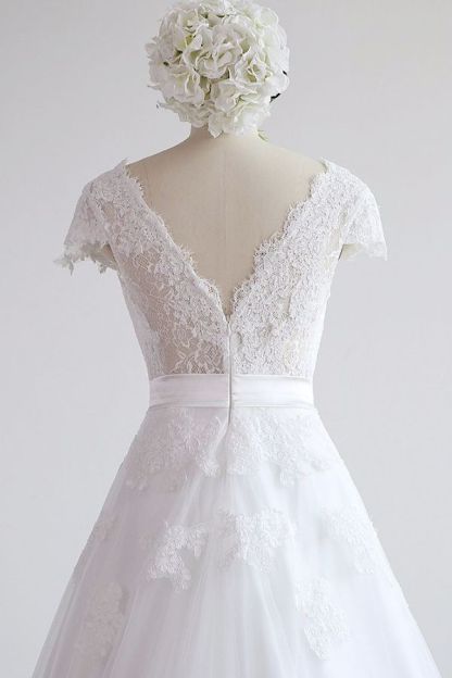 Cap sleeves Round neck White Lace Princess Wedding Dresses