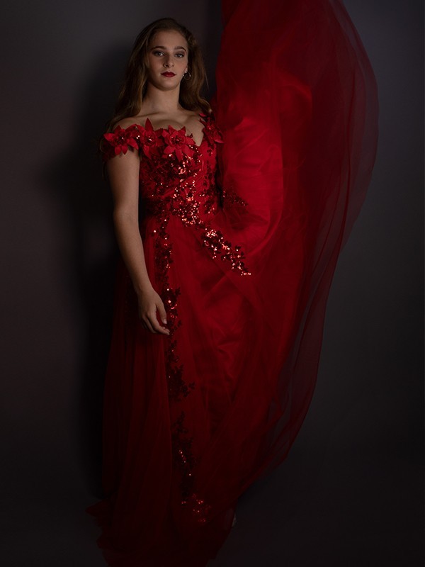 Off the shoulder burgundy sweetheart lace prom dress