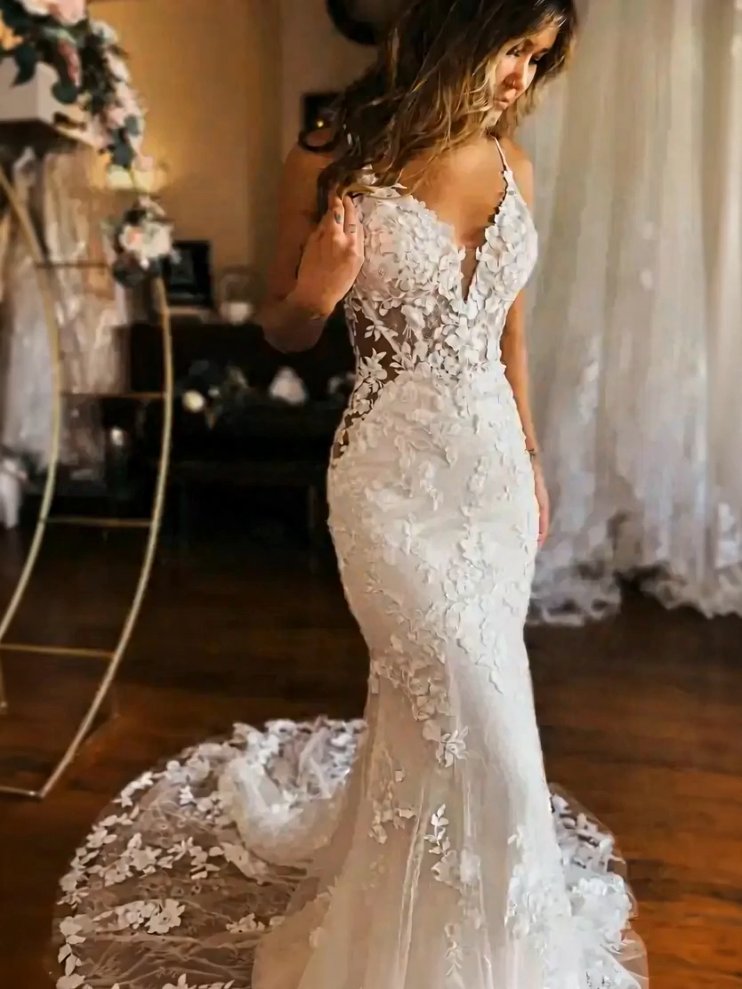 Elegent Spaghetti Straps V-neck Lace Floor-Length Mermaid Wedding Dresses