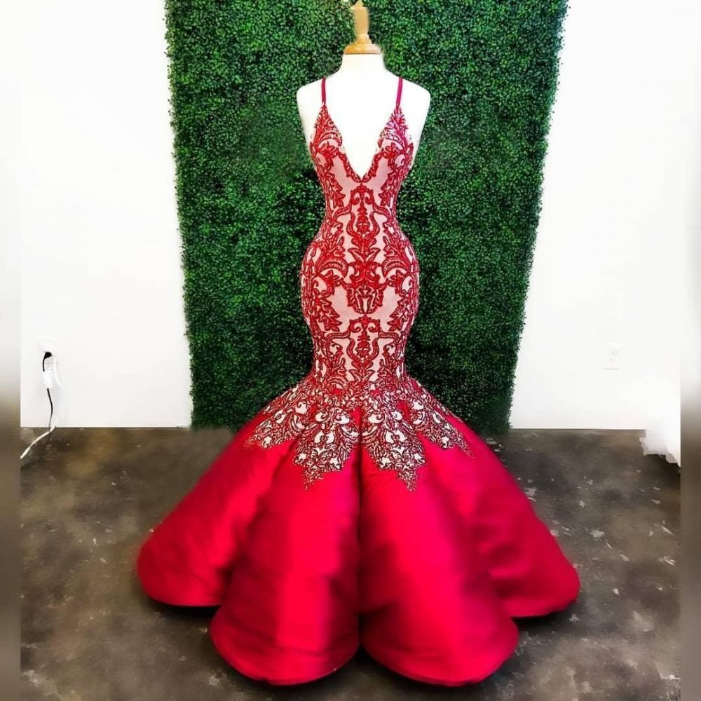 V-neck Straps Burgundy Mermaid Lace Prom Dresses