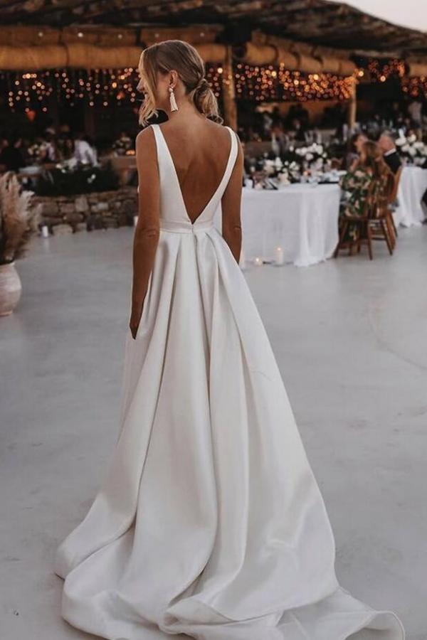 Elegant White Sleeveless V-neck Ivory Front split Wedding Dress