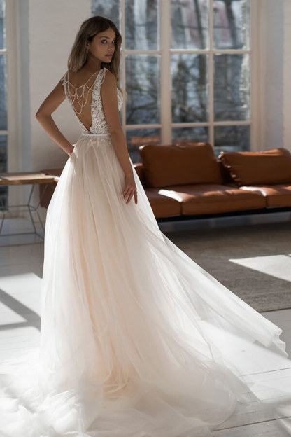 V-neck Ivory Chiffon Beach Boho Bridal Gowns