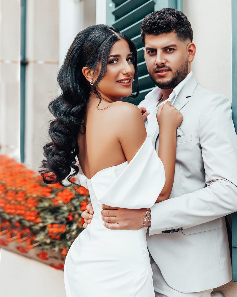 New Charming Off-the-shoulder sleeveless Sheath Satin Ruffle Wedding Dress with Sweep Train