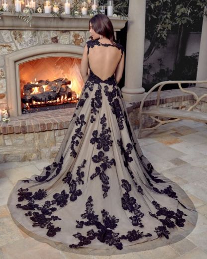 Elegant Sleeveless Black Floral A-line Wedding Dress