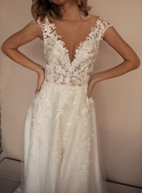 Chic Floral Lace Tulle Wedding Dress Aline Cap Sleeves Bridal Dress Long