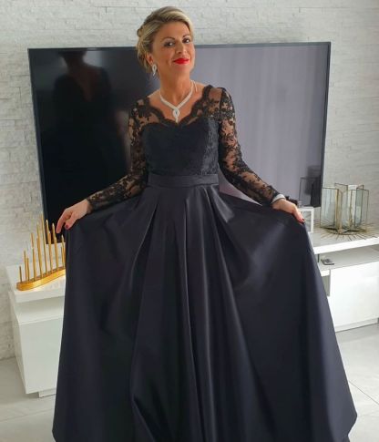 Elegant Long sleeves Black V-neck Satin Lace Evening Dresses