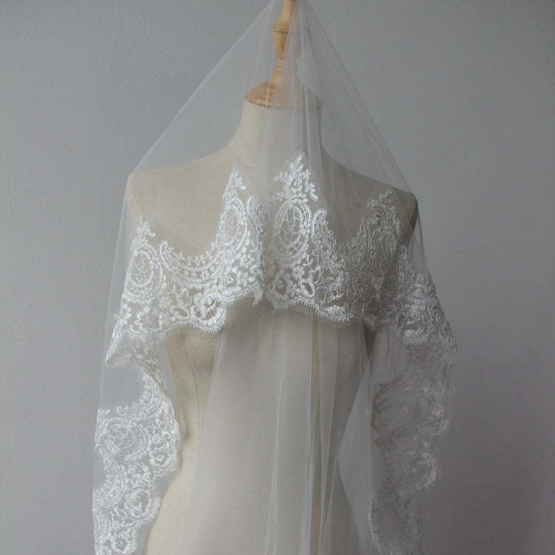 Beautiful Lace Applique Tulle Edge Wedding Veils