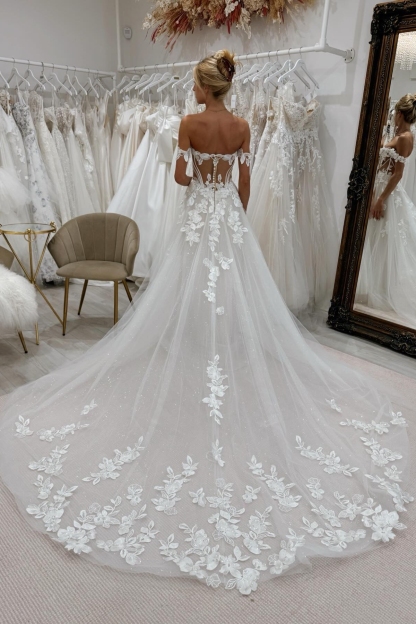 Beautiful Sweetheart Appliques Lace A-Line Wedding Dresses