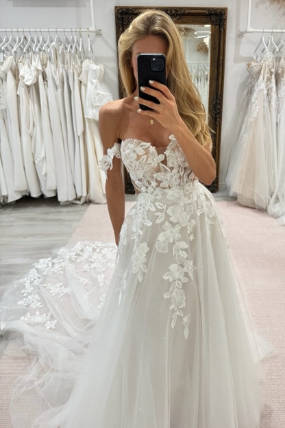 Beautiful Sweetheart Appliques Lace A-Line Wedding Dresses