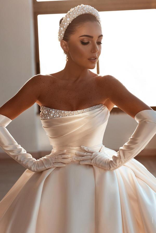 Elegant Strapless A-Line Cathedral Train Wedding Dress Stain Beaded Princess Wedding Dress