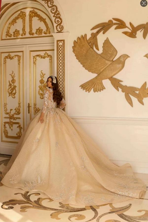 Ivory Lace Luxury Ball Gown Wedding Dresses