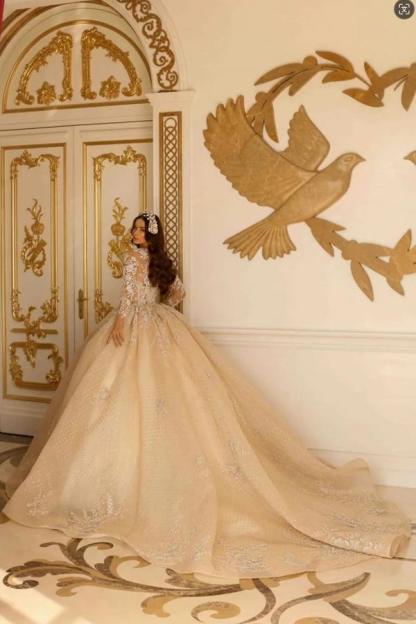 Ivory Lace Luxury Ball Gown Wedding Dresses