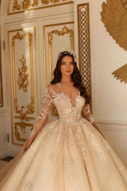 Ivory Lace Luxury Ball Gown Wedding Dresses