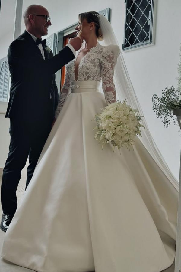 Long sleeves V-neck Satin Court Train White Wedding Dresses