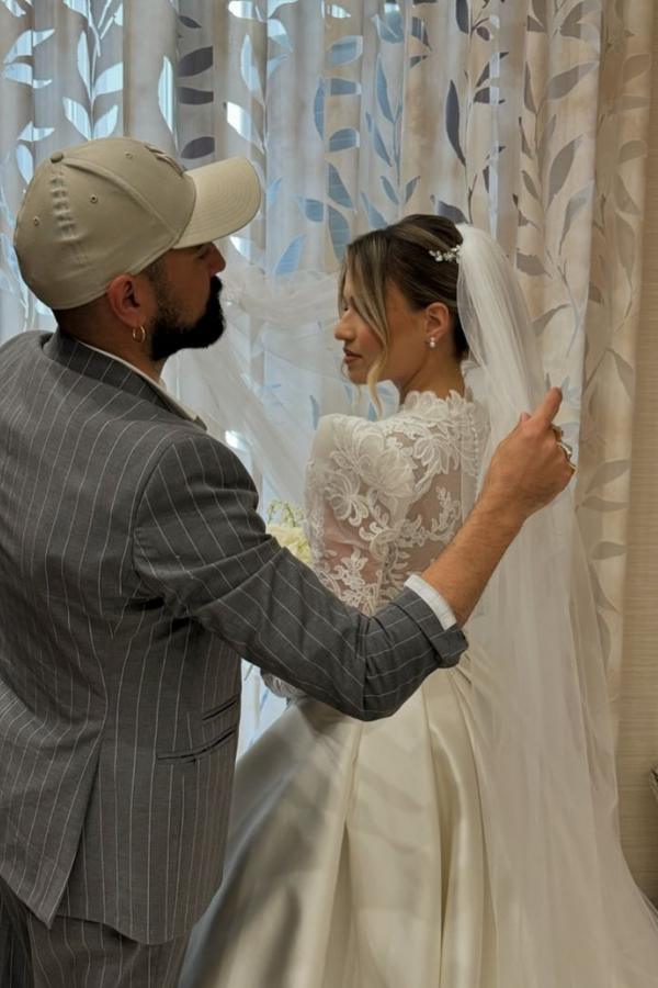 Long sleeves V-neck Satin Court Train White Wedding Dresses