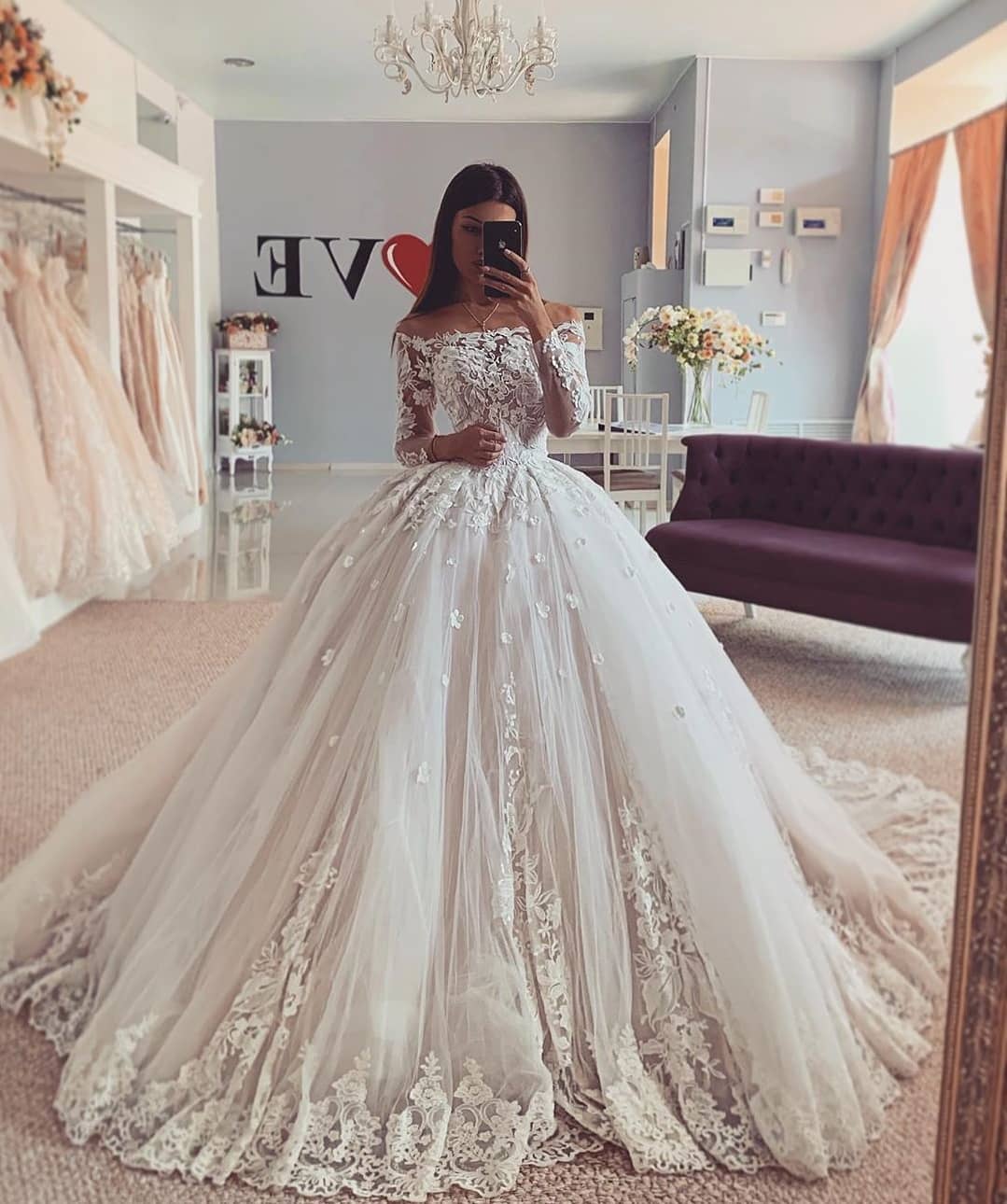 Gorgeous Off Shouldr Long Sleeve Lace Appliques Floor Length Ball Gowns