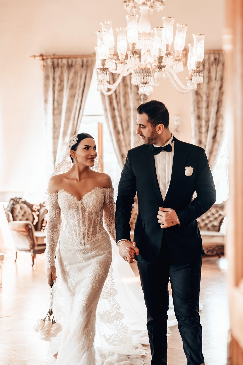 Off-the-Shoulder Appliques Lace Mermaid Wedding Dresses Long Sleeve