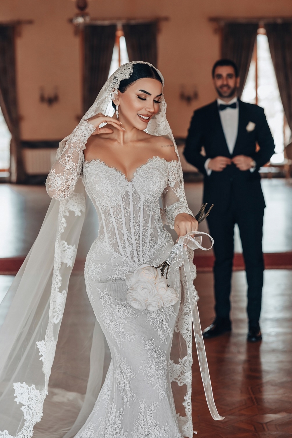 Off-the-Shoulder Appliques Lace Mermaid Wedding Dresses Long Sleeve